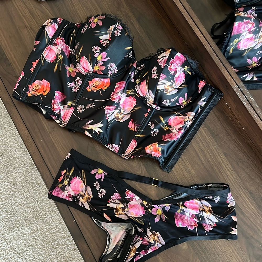 NWT Victoria Secret Lingerie Set